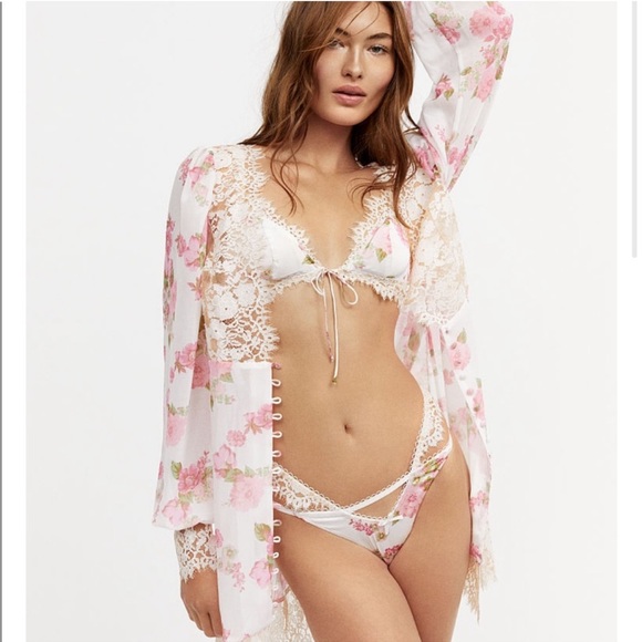 Victorias Secret For Love & Lemons Fall 2019 Collection - Picture 2 of 6